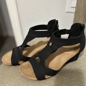 St. Johns Bay black wedge sandals